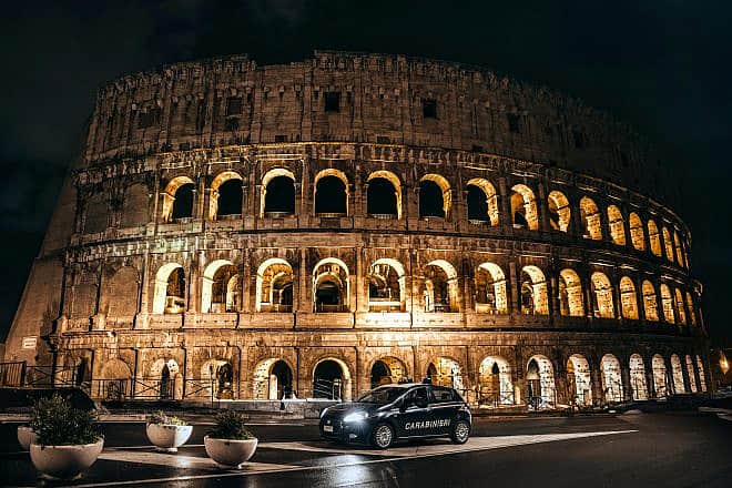 Italian police at the Colosseum in Rome. Credit: Andras Stefuca/Pexels.