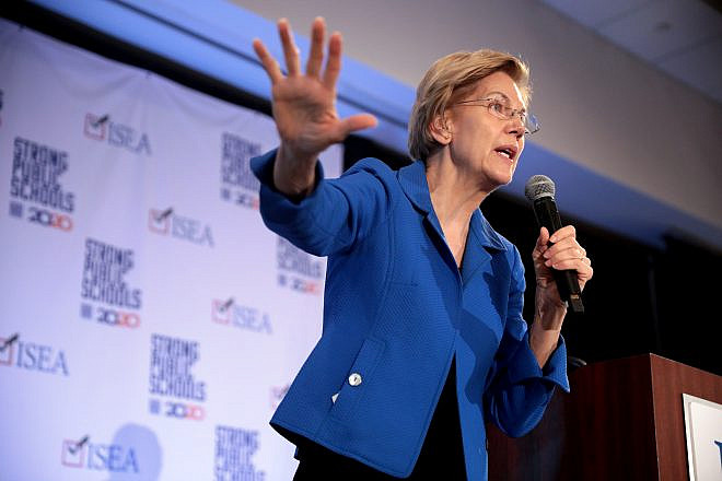 Sen. Elizabeth Warren (D-Mass.) speaking with attendees at the 2020 Iowa State Education Association Legislative Conference at the Sheraton West Des Moines Hotel in West Des Moines, Iowa, on Jan. 18, 2020. Credit: Gage Skidmore/Creative Commons.