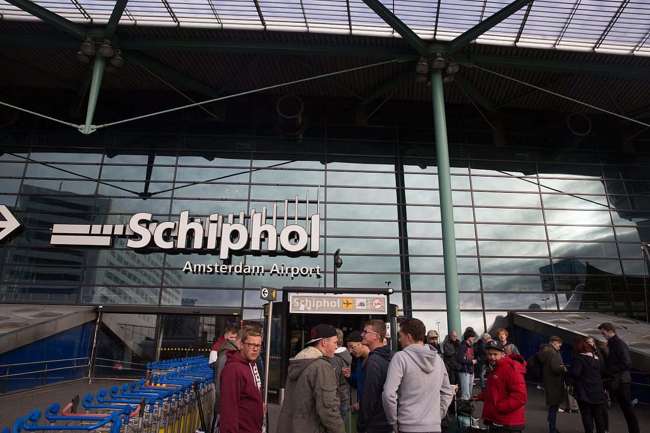 Travelers at Schiphol Amsterdam Airport in the Netherlands, Nov. 23, 2015. Photo by Nati Shohat/Flash90.