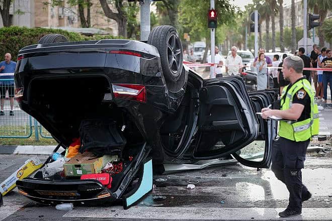 The vehicle of Israeli National Security Minister Itamar Ben-Gvir following a car crash in Ramle, April 26, 2024. Photo by Jamal Awad/Flash90.