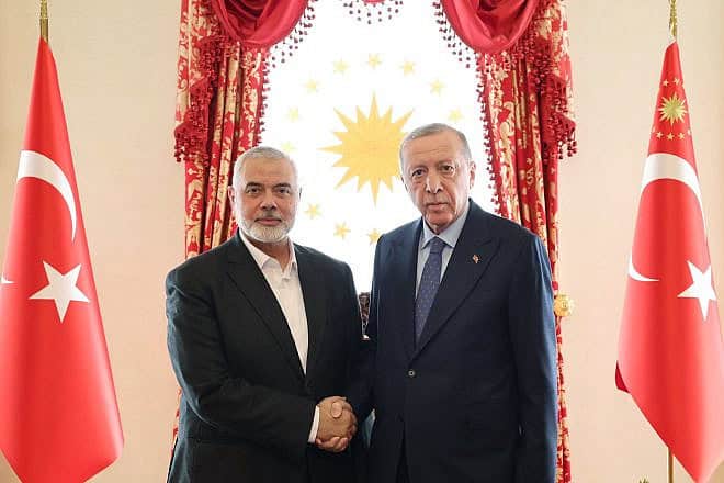 Then-Hamas leader Ismail Haniyeh (left) and Turkey's President Recep Tayyip Erdoğan meet in Istanbul, April 20, 2024. Source: Turkish Presidency/X.