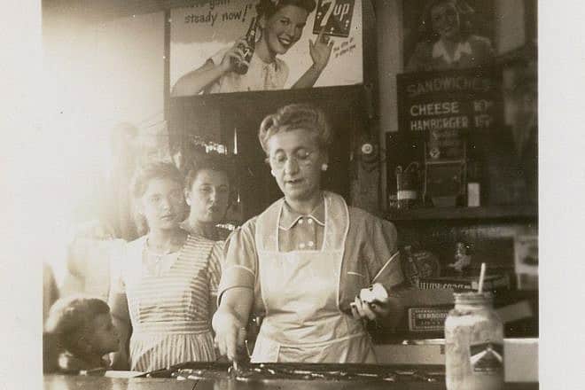 The hot dog stand at Sportsman's Park in St. Louis, about 1946. Credit: Courtesy of Harvey Tettlebaum.