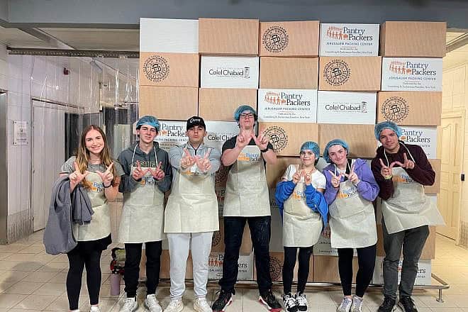 Volunteers will be making care packages for IDF soldiers and displaced families. Credit: Courtesy of Jewish National Fund-USA.