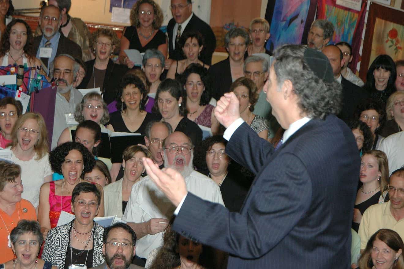 Participants of all ages join in song. Credit: Courtesy of the Zamir Choral Foundation.