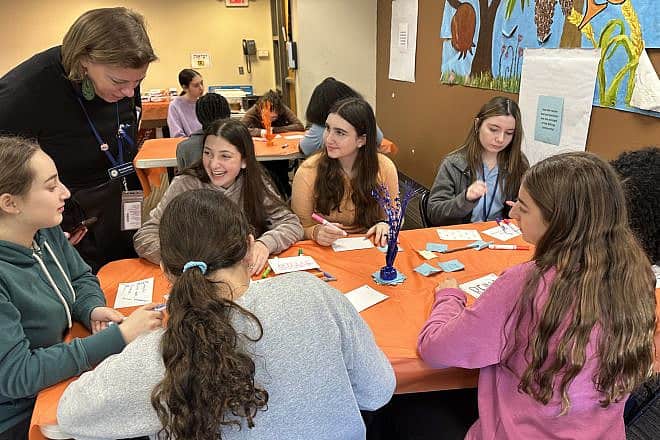 Eighth-graders in New Jersey from a private Catholic school and a Jewish school are participating in a program during the 2023-24 academic year to tackle bigotry and learn shared religious values. Credit: Amy Vogel, director of development and communications at Yeshivat Noam.