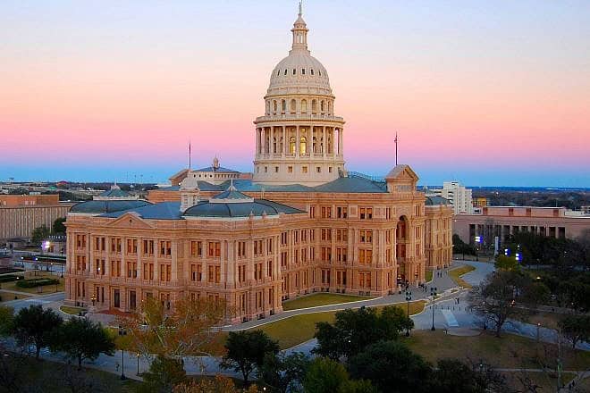 Texas State Capitol in Austin. Credit: LoneStarMike via Wikimedia Commons.