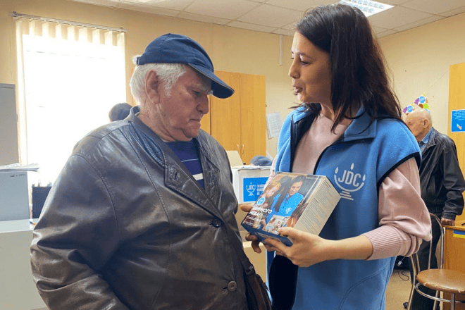 The American Jewish Joint Distribution Committee (JDC) is working to arrange for food, seders and social services to help those most in need celebrate Passover. Credit: JDC.