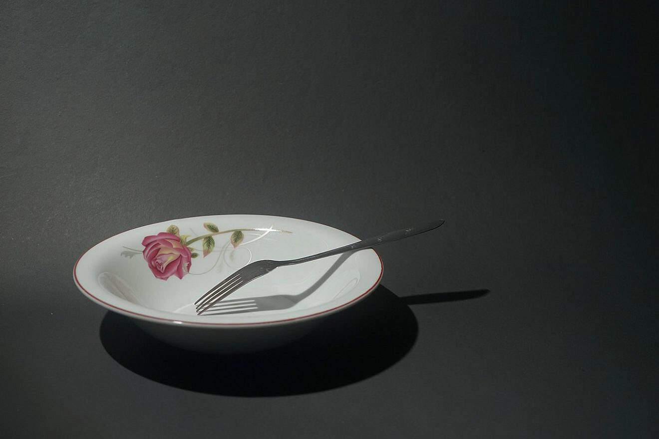 An empty bowl. Credit: Aris Subowo/Pixabay.