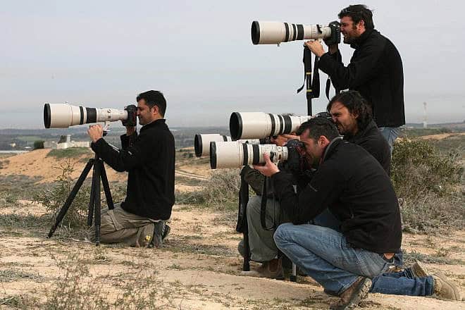 Photojournalists take pictures as the IDF operates inside the Gaza Strip on Jan 16, 2009. Credit: Kobi Gideon/Flash90.