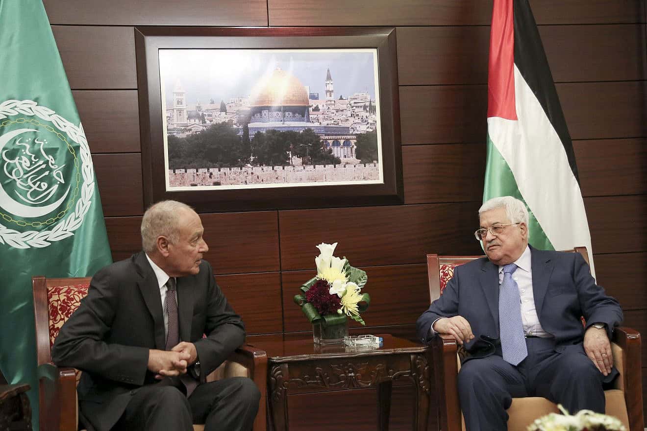 Palestinian Authority chief Mahmoud Abbas meets with Secretary-General of the Arab League Ahmed Aboul Gheit in the Samaria city of Ramallah, Nov. 9, 2016. Photo by Flash90.