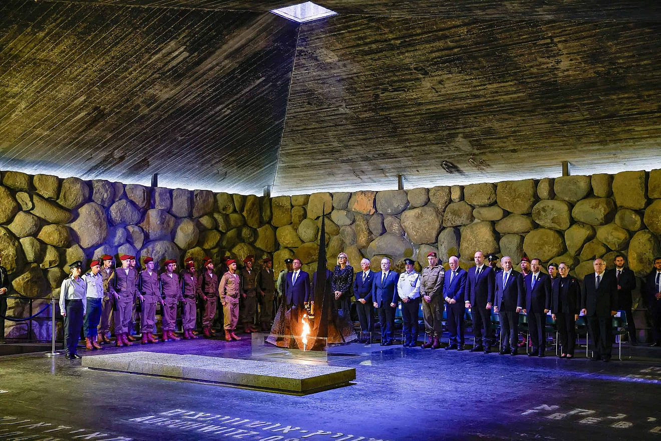 Israeli Prime Minister Benjamin Netanyahu, Israeli President Isaac Herzog, Knesset speaker Amir Ohana and IDF Chief of Staff Herzi Halevi attend a ceremony at Yad Vashem as Israel marks Holocaust Remembrance Day, May 6, 2024. Credit: Olivier Fitoussi/Flash90