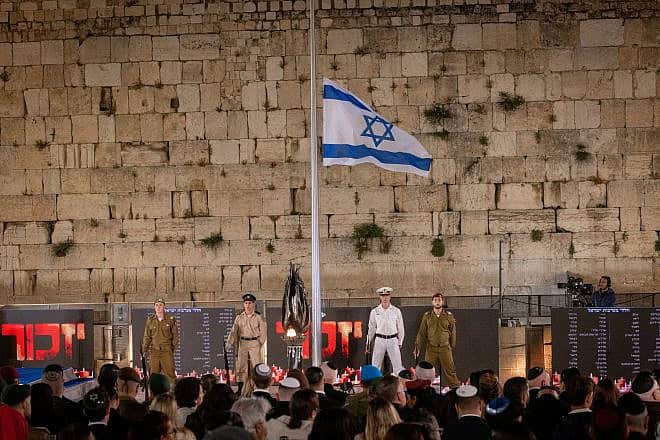 Israeli soldiers stand still during a ceremony marking Yom Hazikaron (Memorial Day) at the Western Wall in Jerusalem's Old City, May 12, 2024. Photo by Chaim Goldberg/Flash90.