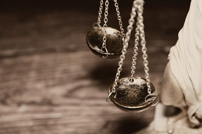 Scales of justice. Credit: NomeVisualizzato/Pixabay.