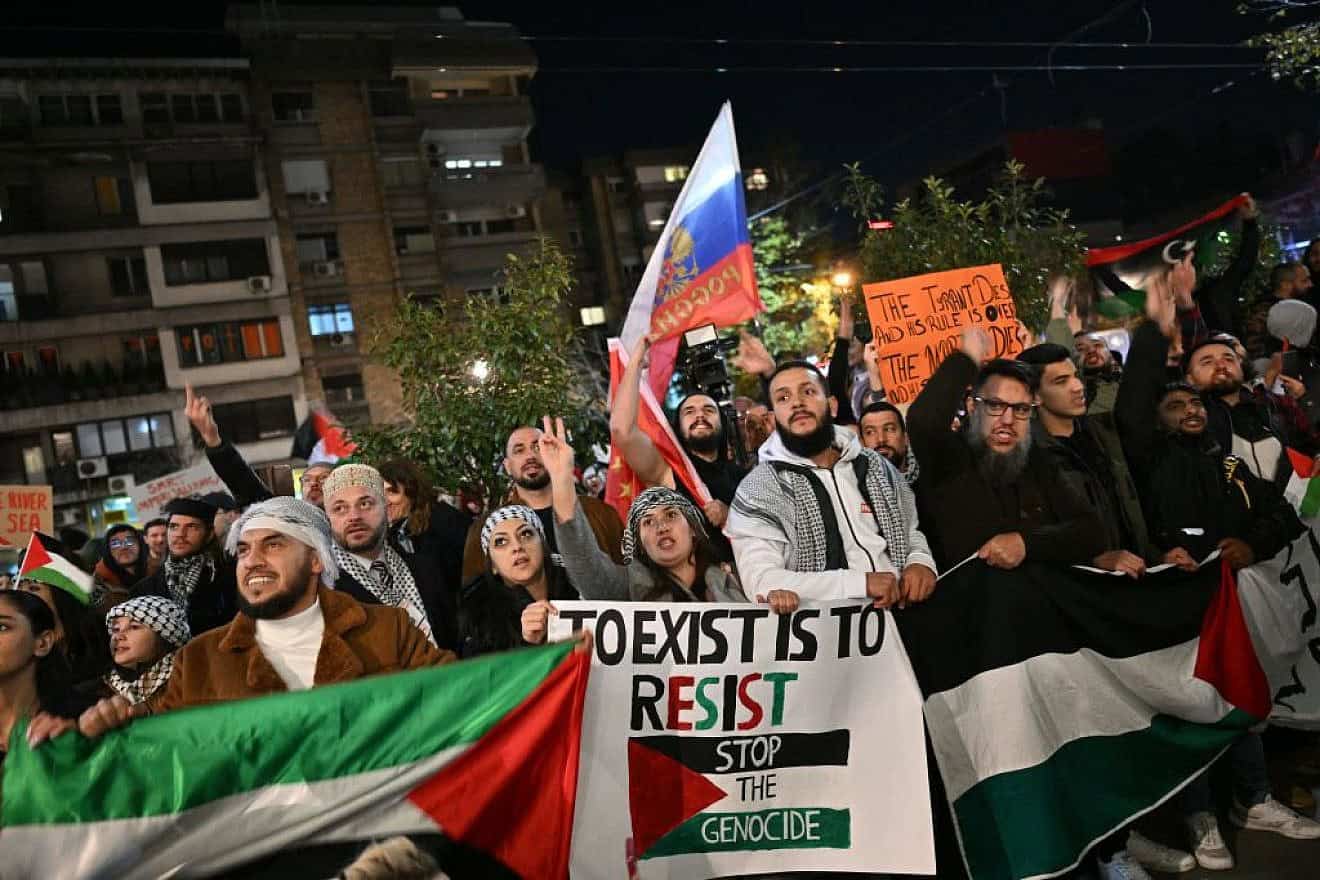 Anti-Israel protesters rally in front of the German embassy in Belgrade, Nov. 12, 2023. Photo by Andrej Isakovic/AFP via Getty Images.