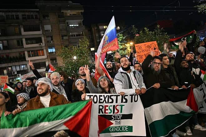Anti-Israel protesters rally in front of the German embassy in Belgrade, Nov. 12, 2023. Photo by Andrej Isakovic/AFP via Getty Images.