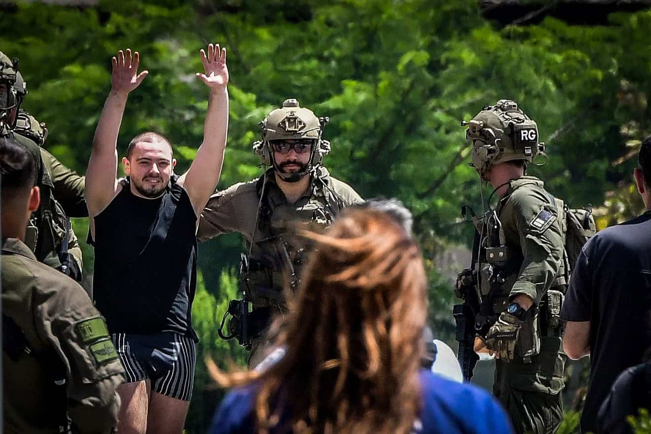 Freed hostage Almog Meir Jan arrives at Sheba Medical Center in Ramat Gan, June 8, 2024. Photo by Avshalom Sassoni/Flash90.