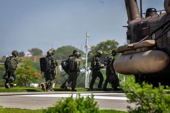 Israeli special forces who took part in the Nuseirat hostage rescue, at the Sheba Medical Center in Ramat Gan, June 8, 2024. Photo by Avshalom Sassoni.