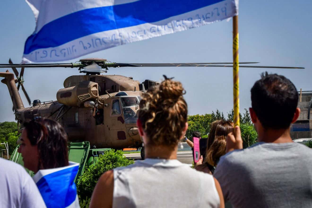 An IDF helicopter carrying members of the Israeli special forces who participated in "Operation Arnon," at the Sheba Medical Center in Ramat Gan, June 8, 2024. Photo by Avshalom Sassoni/Flash90.