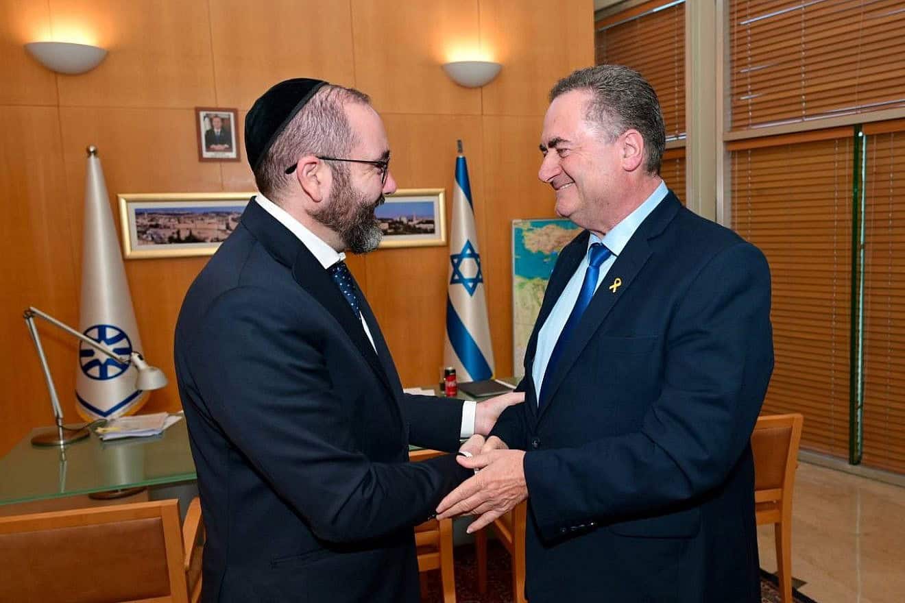 Israeli Foreign Minister Israel Katz welcomed Argentina's incoming ambassador, Rabbi Shimon "Axel" Wahnish, during a meeting at the Foreign Ministry in Jerusalem, June 24, 2024. Credit: Israel Katz/X.