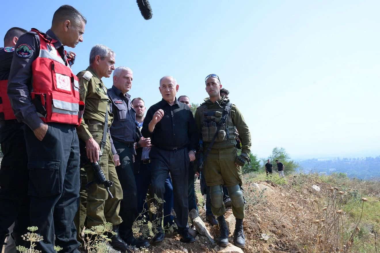 Prime Minister Benjamin Netanyahu at a lookout point in Kiryat Shmona, June 5, 2024. Photo by Amos Ben-Gershom/GPO.