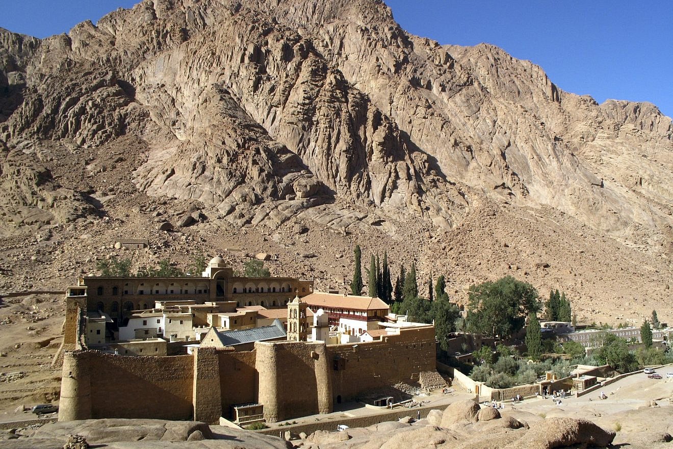 Saint Catherine's Monastery with Willow Peak, traditionally considered Mount Horeb, or Mount Sinai, in the background. Credit: Joonas Plaan/Wikipedia.
