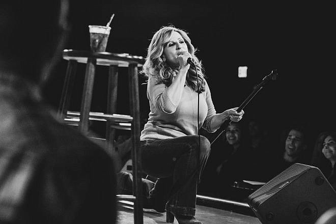 Comedian Shawn Pelofsky. Photo by Van Corona.