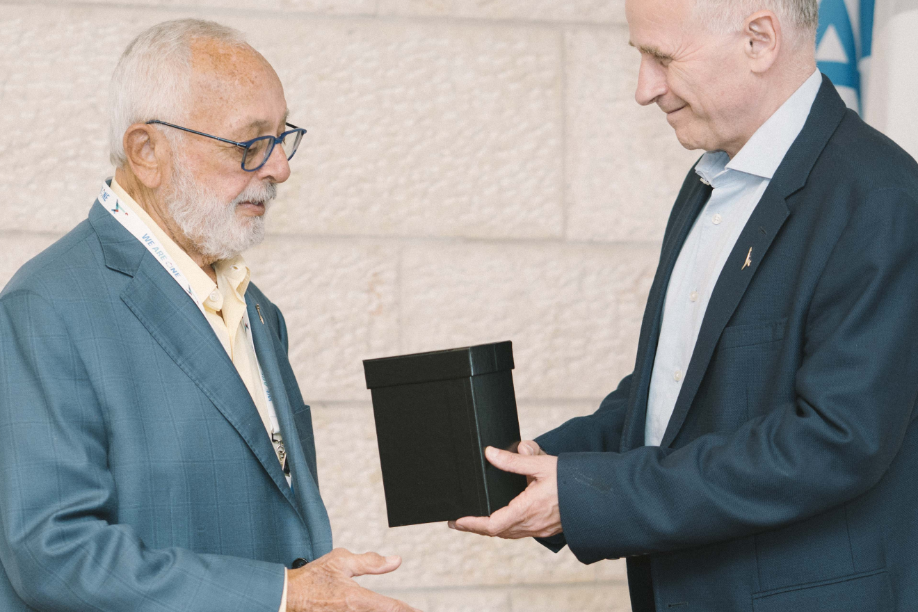 Hebrew University of Jerusalem president, professor Asher Cohen (right), celebrated the contributions of Arthur Gutterman during the Wall of Life Ceremony at the 87th Board of Governors meeting in Jerusalem. Photo by Maxim Dinshtein
