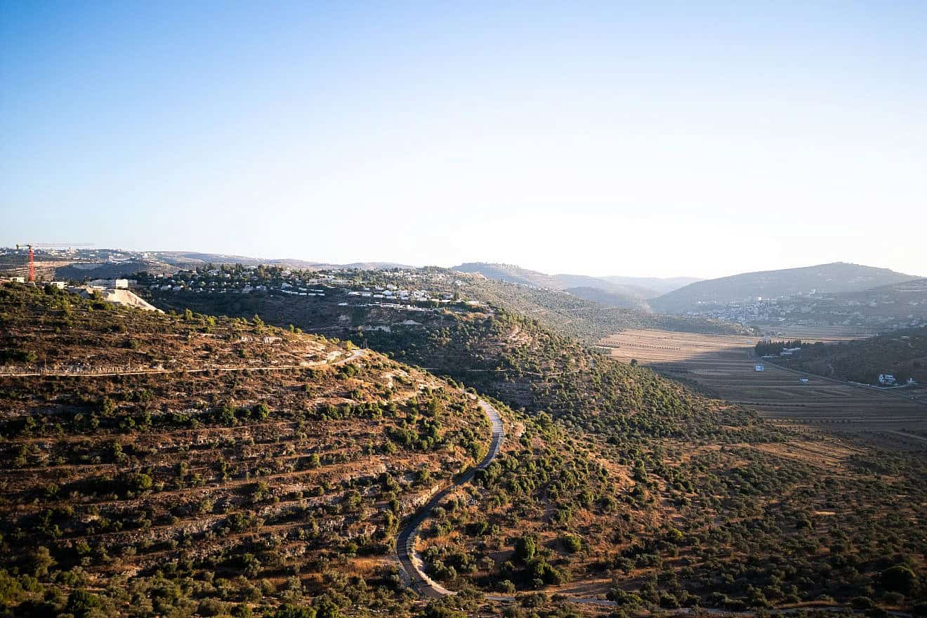 A landscape in the Binyamin region of central Samaria. Credit: Akiva Van Koningsveld.