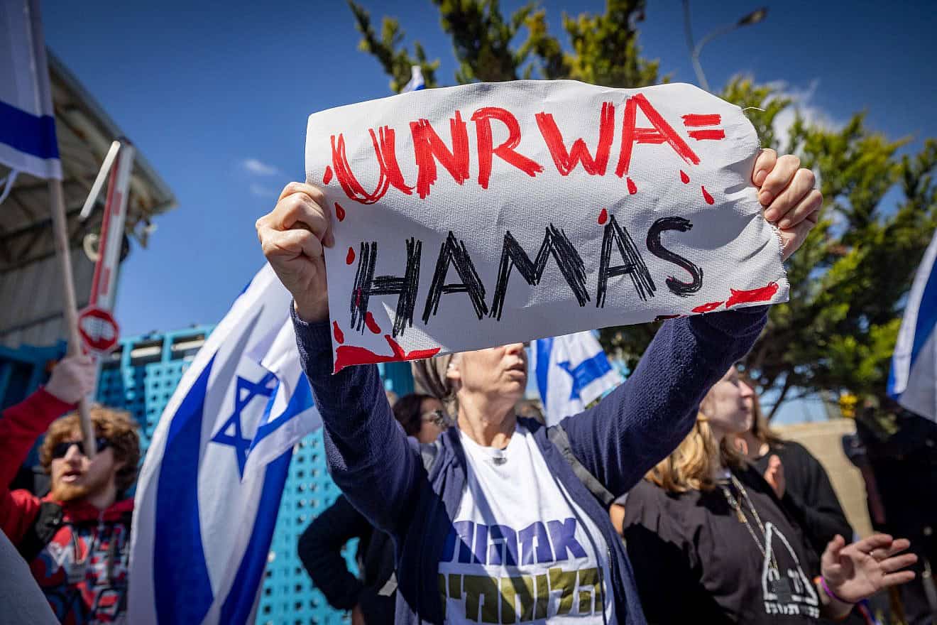 Israelis protest against the U.N. Relief and Works Agency outside one of its offices in Jerusalem, March 20, 2024. Photo by Yonatan Sindel/Flash90.
