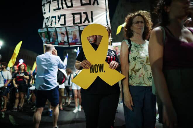 Demonstrators call for the for the release of the hostages still being held captive by Hamas terrorists in the Gaza Strip. Jerusalem, July 27, 2024. Photo by Jamal Awad/Flash90.