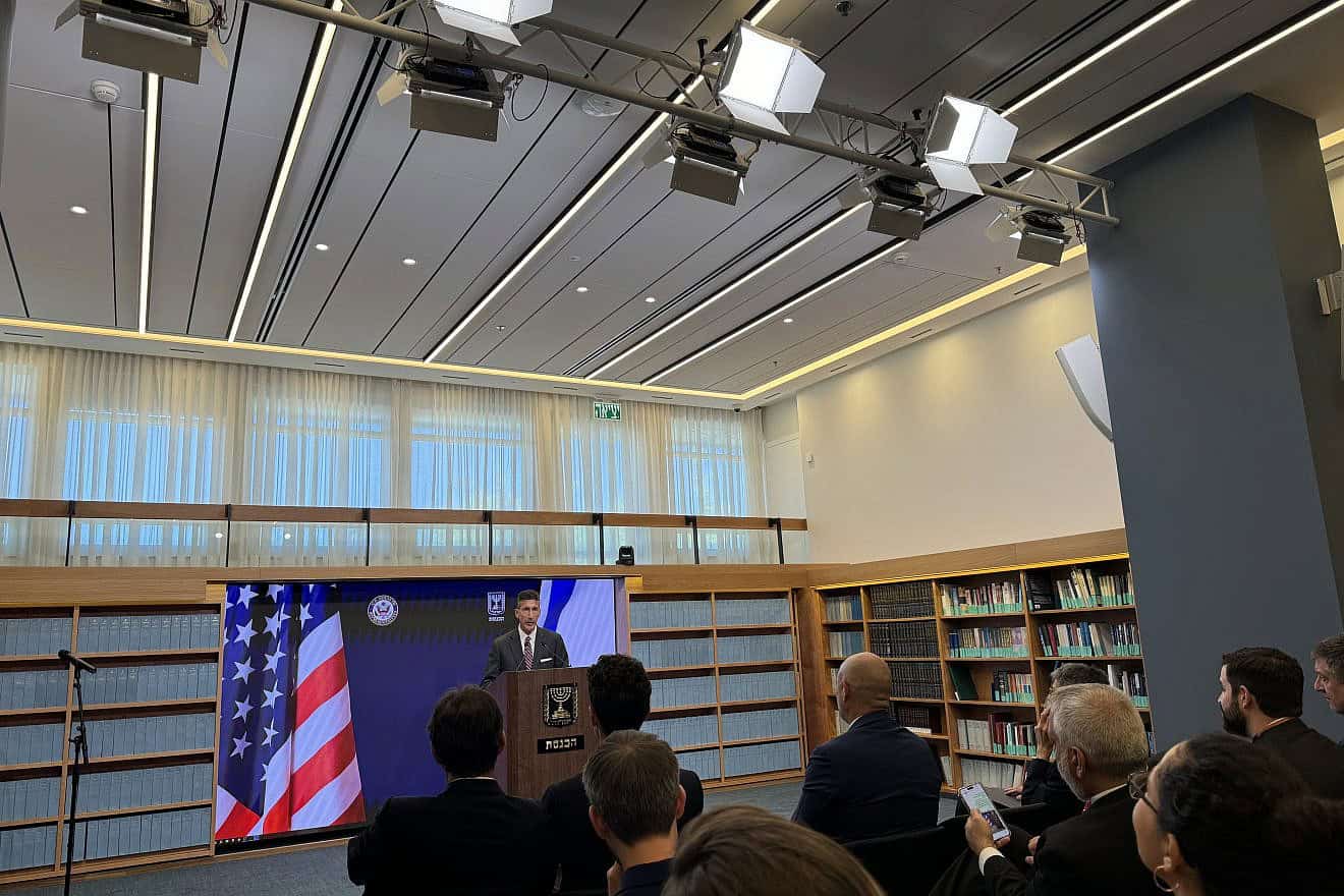 U.S. Congressman David Kustoff addresses the opening of the new friendship group.
