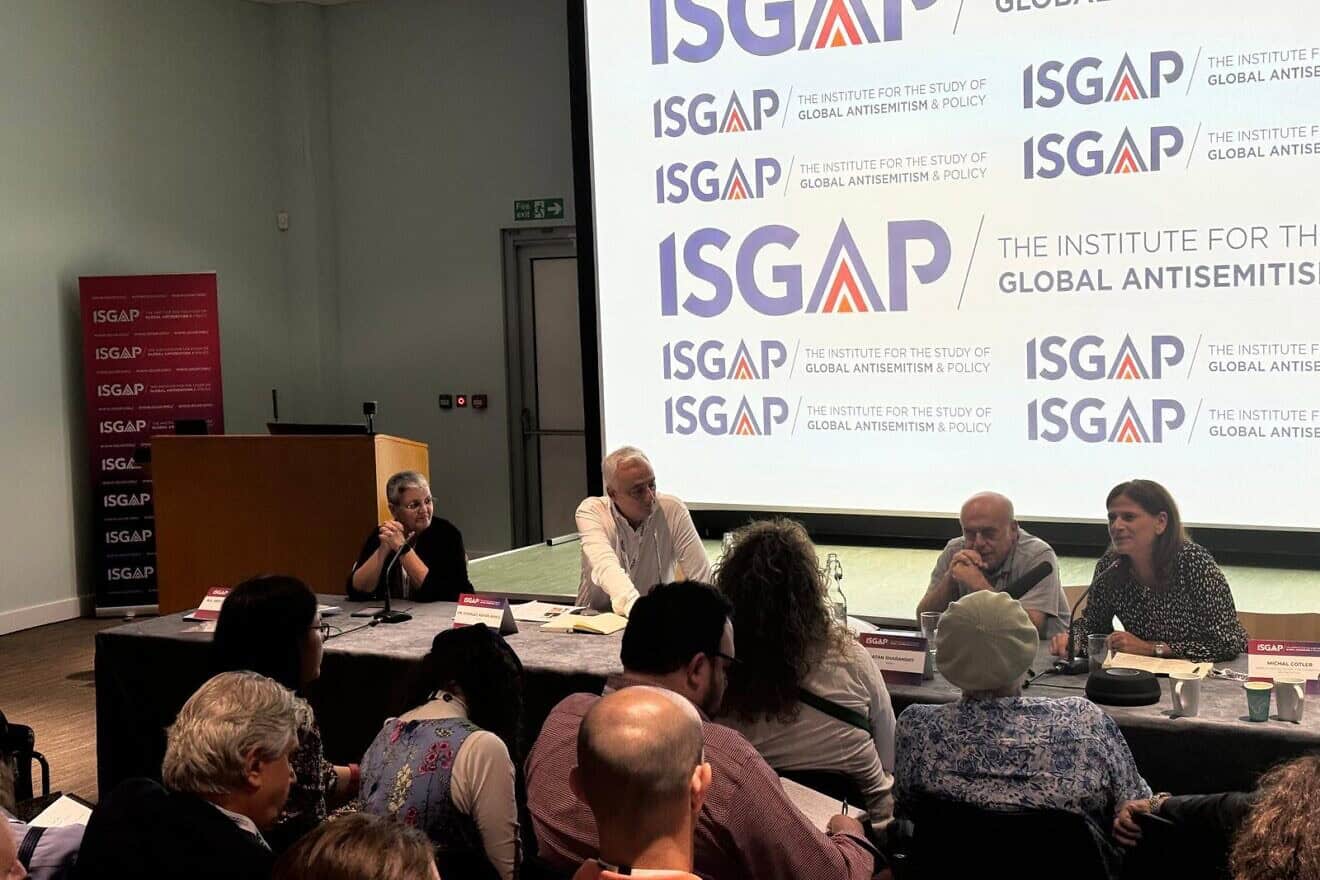 From left: ISGAP Managing Director Sima Vaknin-Gil, Executive Director Dr. Charles Asher Small and Chairman Natan Sharansky, and Israel’s Special Envoy for Combating Antisemitism Michal Cotler-Wunsh, at Oxford University, July 28, 2024. Credit: ISGAP.