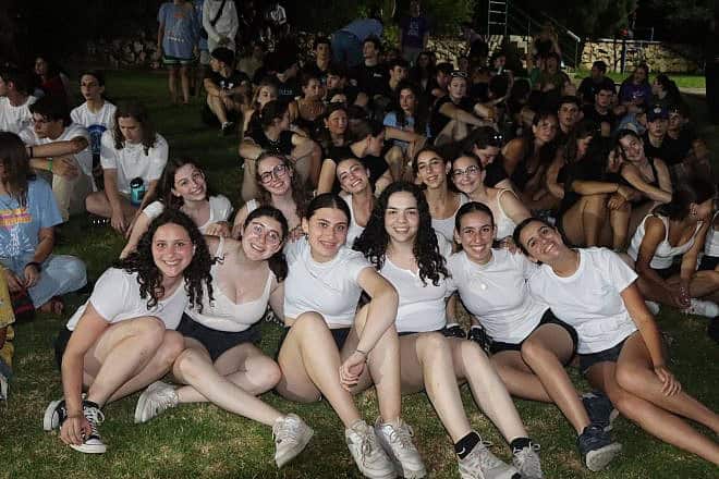 Young volunteers from the Diaspora. Credit: Masa Israel Journey.