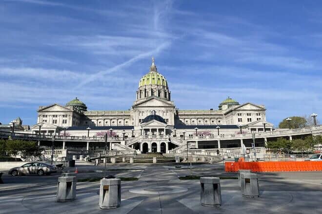 The east side of the Pennsylvania State Capitol in Harrisburg, Pa. Credit: Dough4872 via Wikimedia Commons.