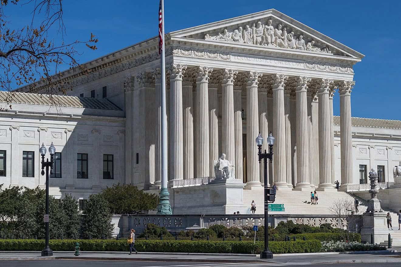 The U.S. Supreme Court in Washington. Photo by Mark Thomas/Pixabay.