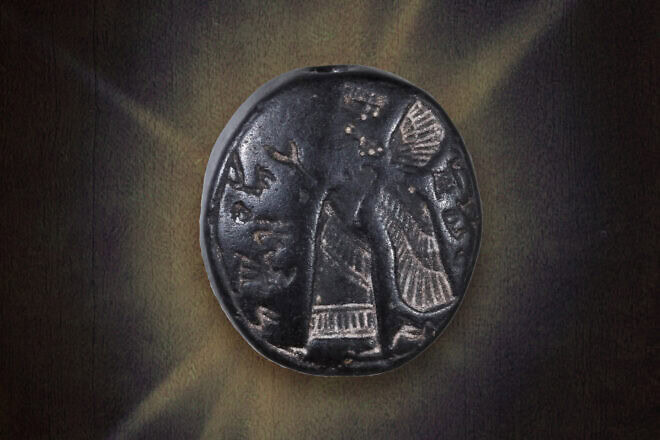 A 2,700-year-old stone seal inscribed in paleo-Hebrew with the name “LeYehoʼezer ben Hoshʼayahu”—“For Yeho’ezer son of Hosh’ayahu.” Credit: Eliyahu Yanai/City of David.
