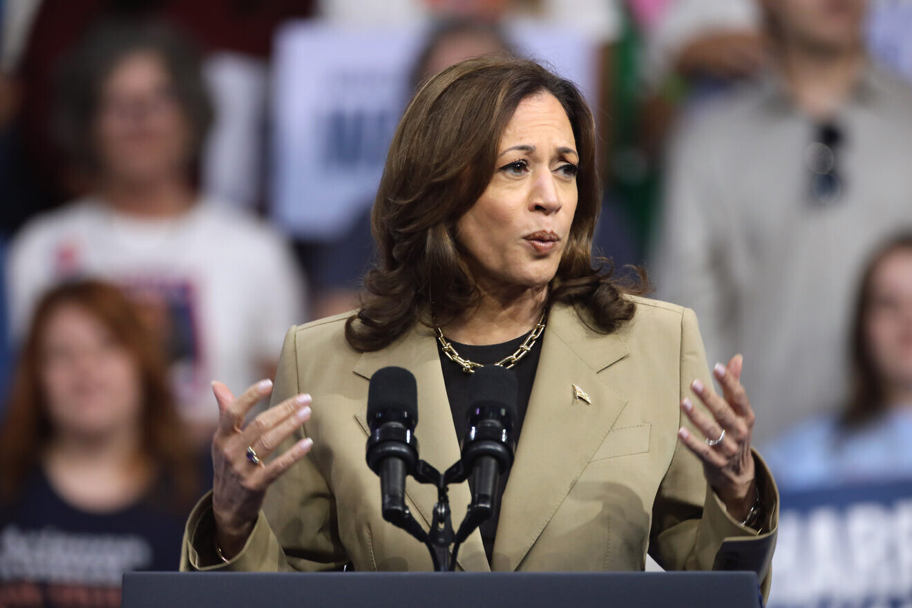 U.S. Vice President Kamala Harris speaks at an event at Desert Diamond Arena in Glendale, Ariz., on Aug. 9, 2024. Credit: Gage Skidmore/Creative Commons.