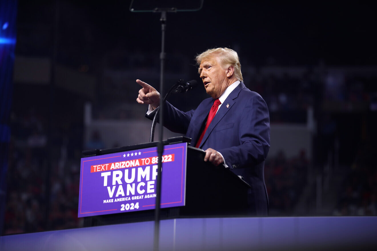 Former President Donald Trump at an “Arizona for Trump” rally at Desert Diamond Arena in Glendale, Ariz., on Aug. 23, 2024. Credit: Gage Skidmore/Creative Commons.