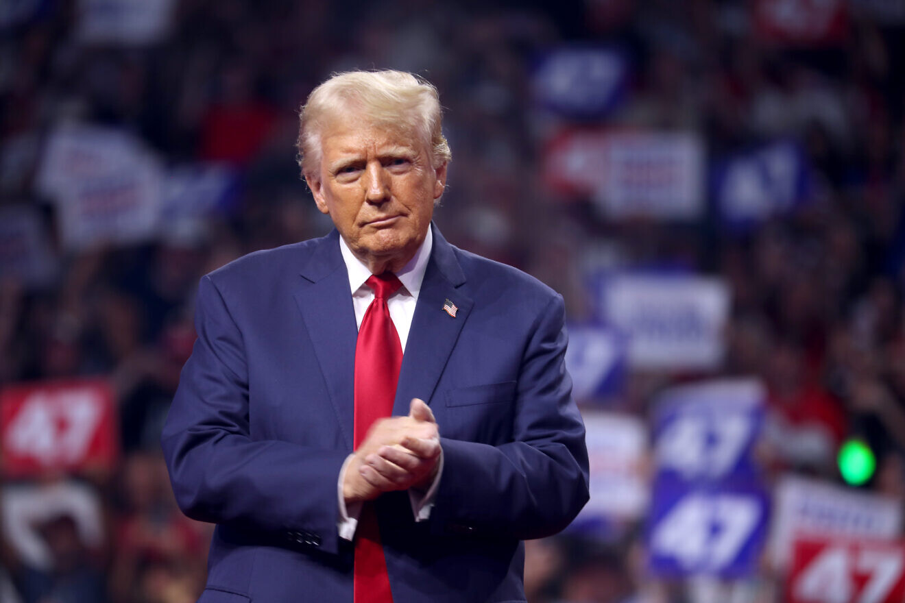 Former President Donald Trump at an “Arizona for Trump” rally at Desert Diamond Arena in Glendale, Ariz., on Aug. 23, 2024. Credit: Gage Skidmore/Creative Commons.