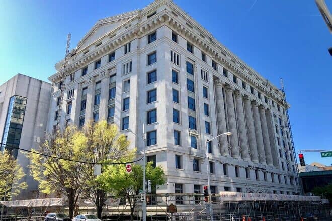 Fulton County Courthouse in Atlanta. Credit: Warren LeMay/Flickr via Wikimedia Commons.