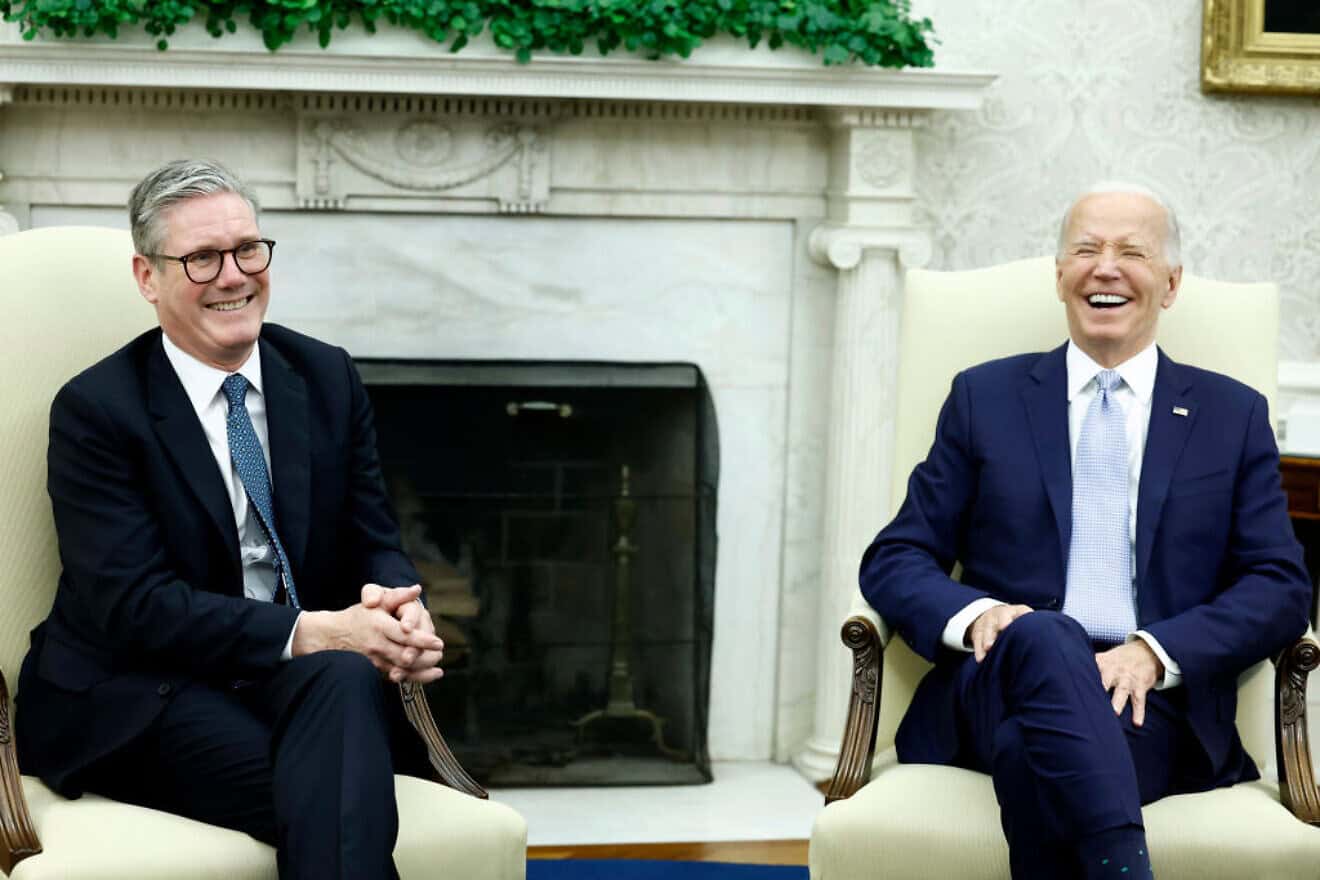 U.S. President Joe Biden and British Prime Minister Keir Starmer speak to reporters before a bilateral meeting in the Oval Office of the White House on July 10, 2024. Photo by Anna Moneymaker/Getty Images.