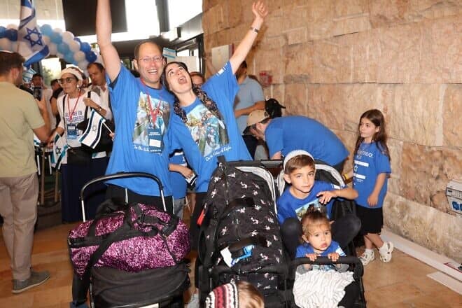 Some 600 newcomers will make Israel their new home via 14 group aliyah flights offered by Nefesh B’Nefesh during the week of Aug. 20 to Aug. 28, 2024. Photo by Chen Galili.