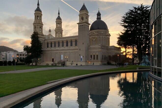 The University of California, San Francisco at sunset. Credit: Jallen8307 via Wikimedia Commons.