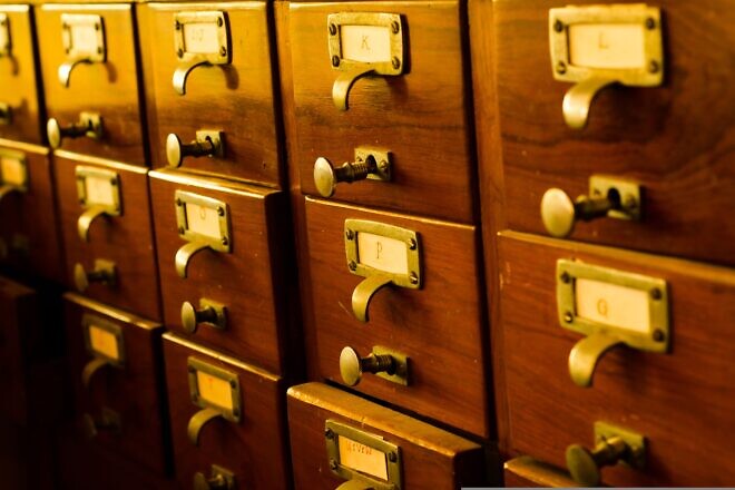 Card catalog. Credit: DreamQuest/Pixabay.