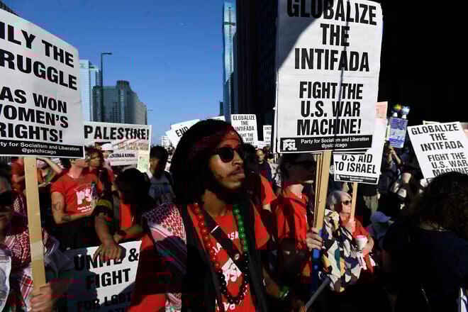 Anti-Israel protesters on the eve of the Democratic National Convention at the United Center in Chicago, Aug. 18, 2024. Photo by Matthew Hatcher/AFP via Getty Images.
