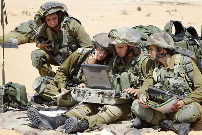 Israeli soldiers train at at the Tze'elim army base, Aug. 5, 2013.  Photo by Miriam Alster/Flash90.