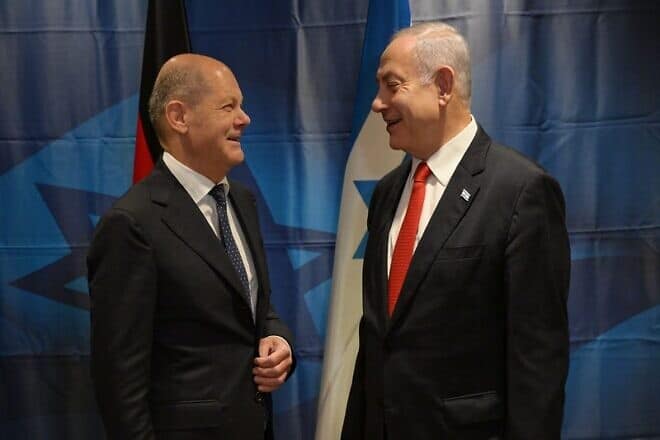 German Chancellor Olaf Scholz meets with Israeli Prime Minister Benjamin Netanyahu on the sidelines of the U.N. General Assembly in New York on Sept. 19, 2023. Credit: Avi Ohayon/GPO.