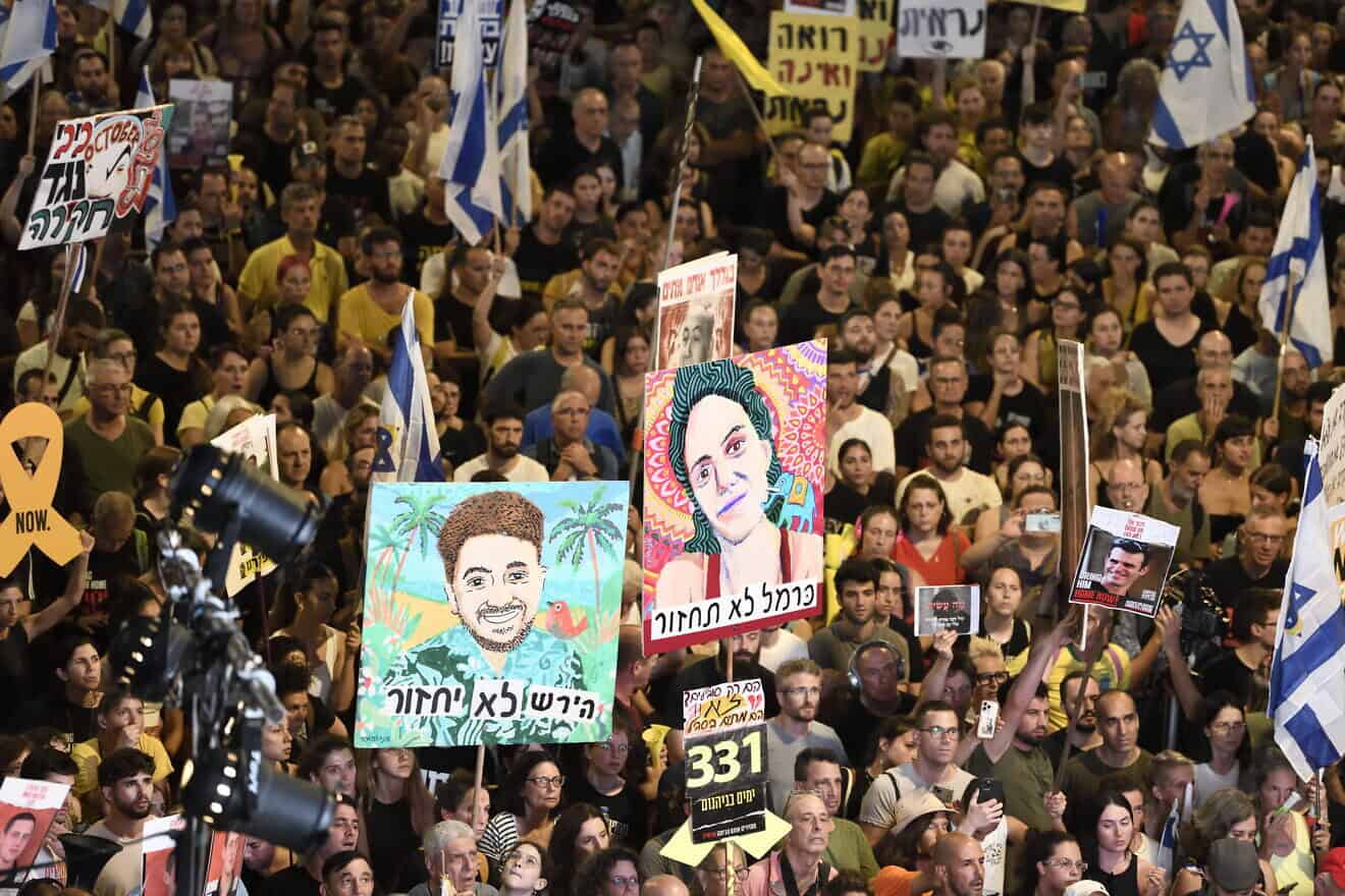 Israelis protest outside the Ministry of Defense in Tel Aviv for the immediate release of the hostages held by Hamas in Gaza, Sept. 1, 2024. Photo by Gili Yaari/Flash90.