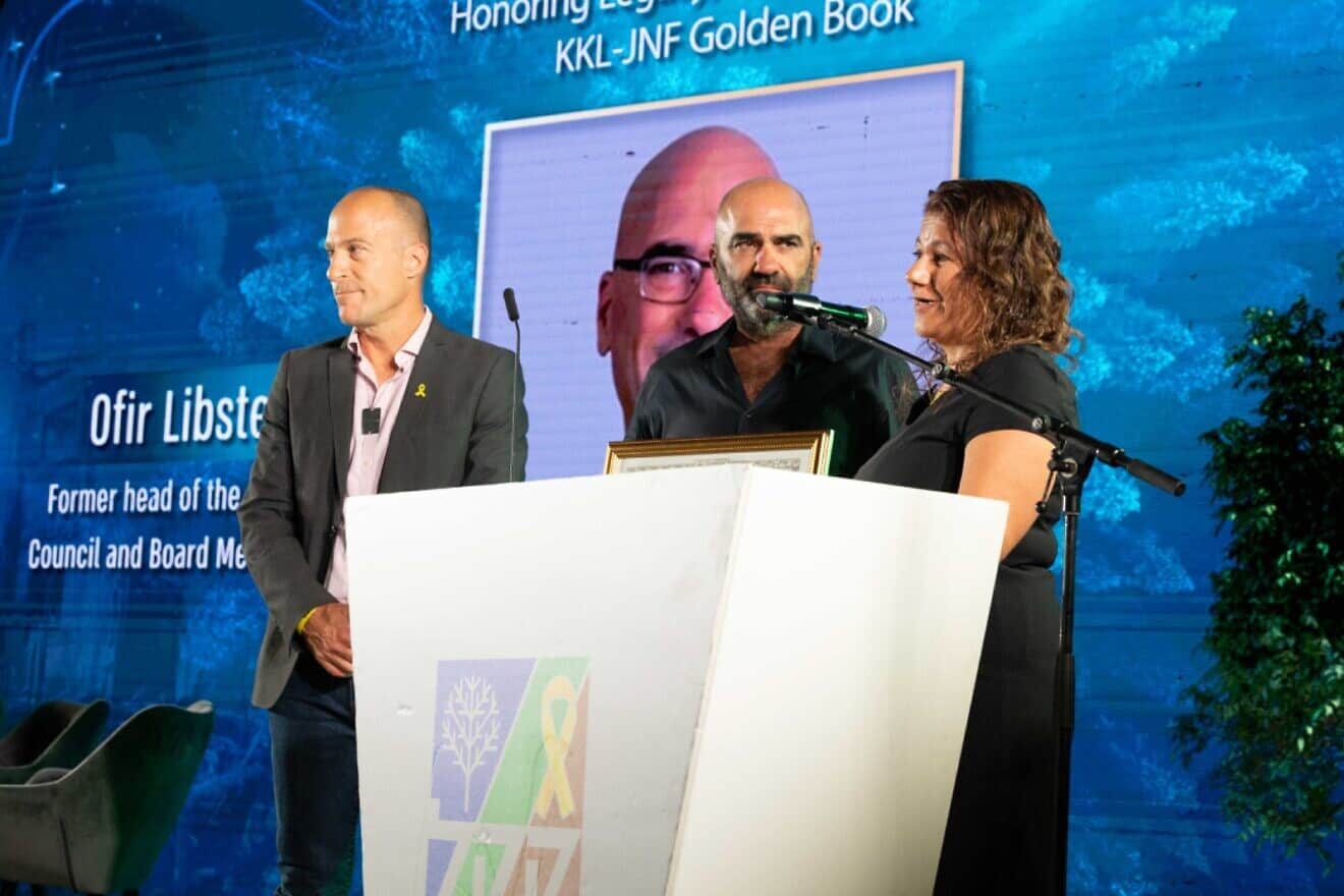 Doron Libstein, brother of Ofir Libstein head of the Sha’ar HaNegev Regional Council who was killed during the Hamas terrorist attacks in southern Israel on Oct. 7, with KKL-JNF chairwoman Ifat Ovadia-Luski, at a “Seeds of Hope” event on Sept. 26, 2024. Credit: Perry Mandelboim Photography.