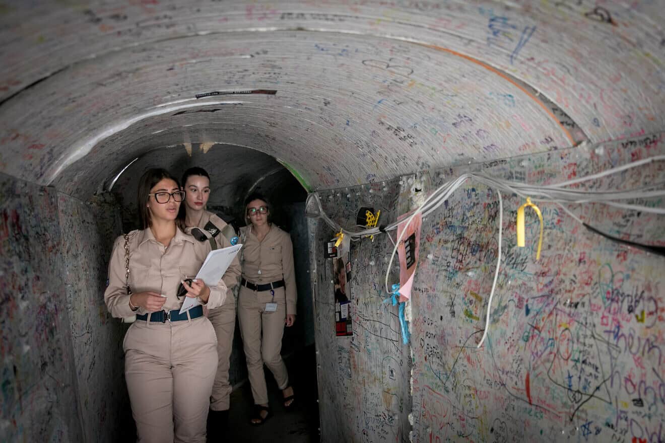 Israeli soldiers visit a tunnel installation at "Hostages Square" in Tel Aviv on May 16, 2024. Photo by Miriam Alster/Flash90.